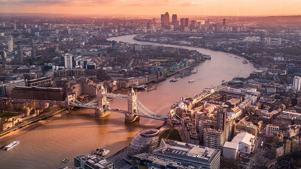 4 UK Cities You Need to Know if You Work in Financial Services