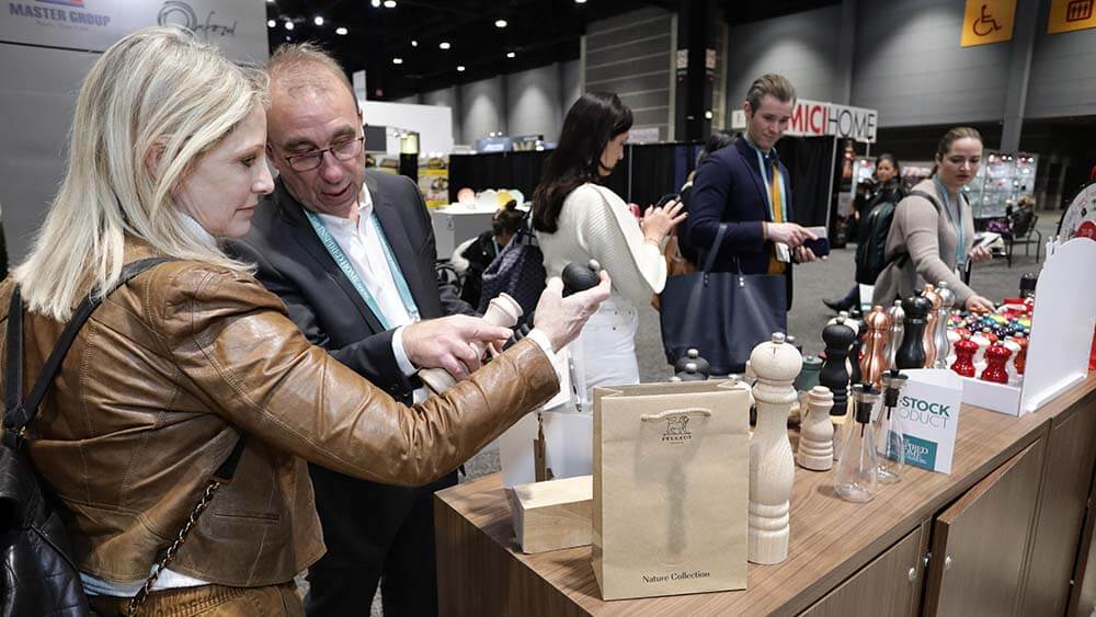 Inspired Home Show attendees look at products