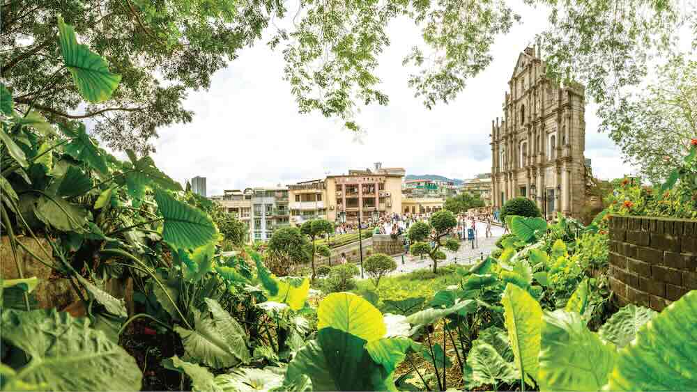 Macao's compact footprint means that any location within the city can be reached in about 20 minutes or less, making it the perfect walkable city for your next meeting.